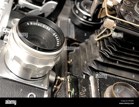 Collection of old cameras Stock Photo - Alamy