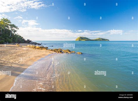 Palm Cove Beachfront Stock Photo - Alamy