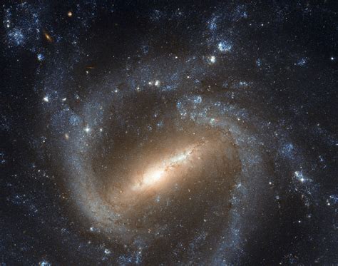 Hubble Telescope Spies Milky Way Galaxy's Twin | Barred Spiral Galaxies ...