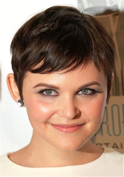 Pictures of Very Short Hairstyles For Round Faces