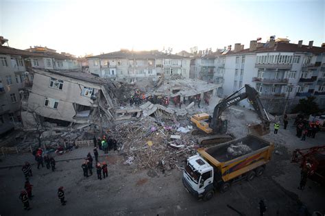 At least 22 killed in Turkey earthquake – Channel 4 News