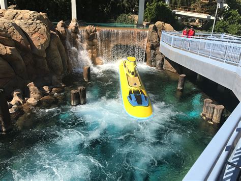 Finding Nemo Submarine Voyage via Kaity Z on Pinterest Disneyland Park ...