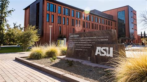 ASU success programs help first-generation students navigate between ...