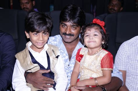 Vijay Sethupathi Wife / The Vijay Sethupathi Profile This Is What I Am ...