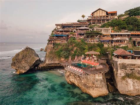 SULUBAN BEACH IN ULUWATU • The Ultimate Guide 2020 | Jonny Melon