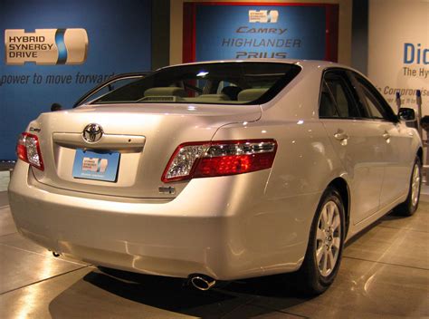 File:Toyota camry hybrid.jpg - Wikipedia