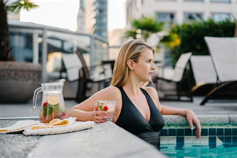 Poolside Dining - Fairmont Waterfront Hotel Vancouver