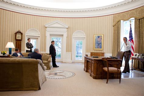 File:Barack Obama in the Oval Office in september 2010.jpg - Wikimedia ...