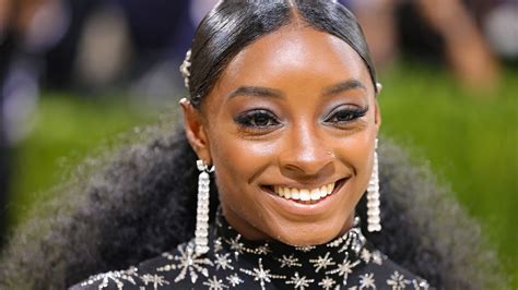 Simone Biles's Beachside Braids Might Be the Longest She's Ever Worn ...