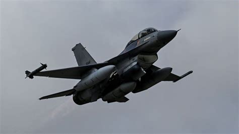 F-16 fighter jets: US lets allies give jets to Ukraine