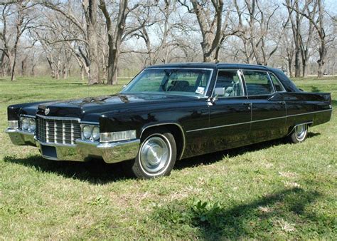 1969 CADILLAC FLEETWOOD SERIES 75 LIMOUSINE