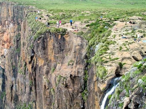 Hiking Drakensberg Amphitheatre - Travel Feed