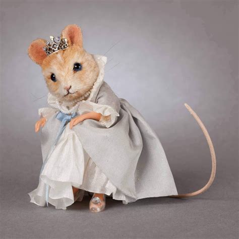 Cinderella Mouse | R. John Wright Dolls