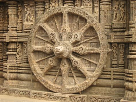 File:Konark Sun Temple Wheel By Piyal Kundu.jpg