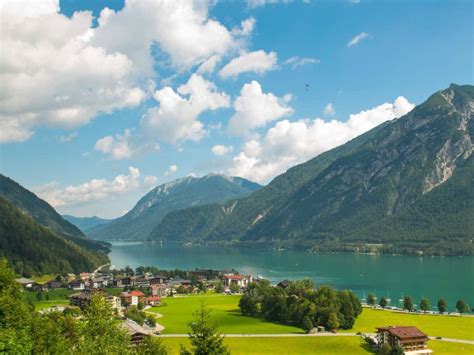 The 15 Most Beautiful Lakes in Austria For Your Next Adventure