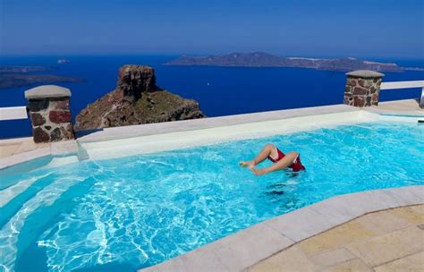 26 Best Santorini Hotels with Infinity Pools