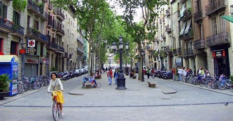 Night Barcelona City Streets / Beautiful Narrow Old Streets Of ...