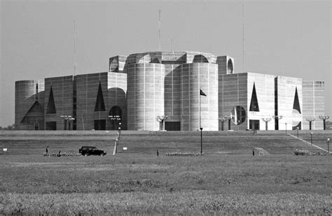 AD Classics: National Assembly Building of Bangladesh / Louis Kahn ...