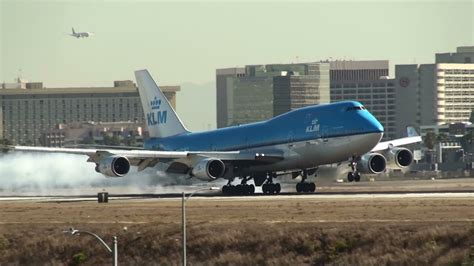 KLM Boeing 747 Landing at Los Angeles Airport (full HD) - YouTube