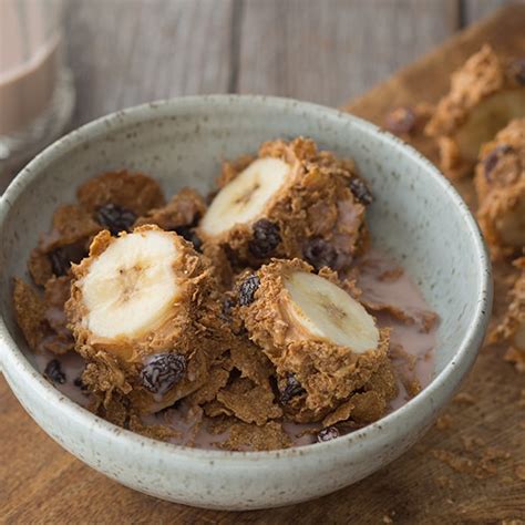 Crusted Peanut Butter Banana Recipe | Kellogg's Raisin Bran®