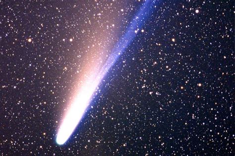 Longest known comet tail stretched for over a billion kilometres | New ...