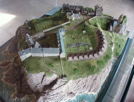 Dunnottar Castle Feature Page on Undiscovered Scotland | Scotland ...