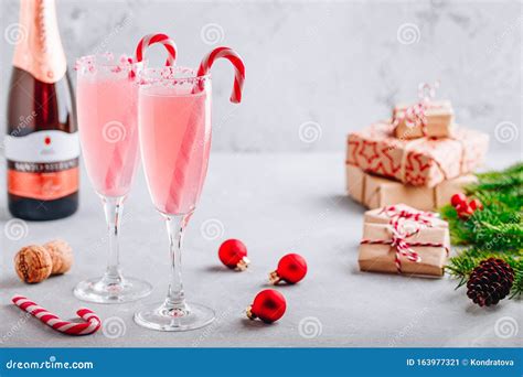 Christmas Champagne Drinks / - In 1728, noted champagne drinker king ...