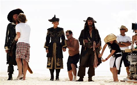 HD Wallpaper of Pirates of the Caribbean: At World's End Cast