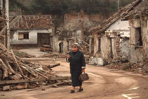 A Photographer Looks Back on the Horrors of the Bosnian War - VICE