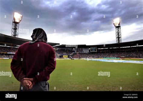 Bangalore chinnaswamy stadium hi-res stock photography and images - Alamy