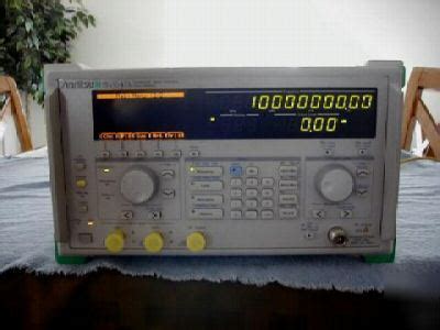 Anritsu MG3641A 1040MHZ synthesized signal generator