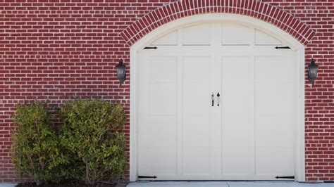 Why You Should Consider a Carriage House Garage Door