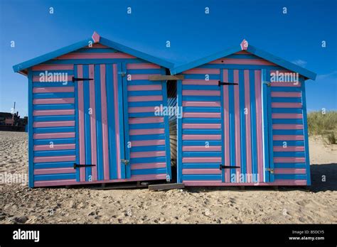 Beach huts at Great Yarmouth Stock Photo - Alamy