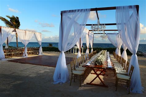 Beach Reception at Breathless Riviera Cancun #destinationwedding Energy ...