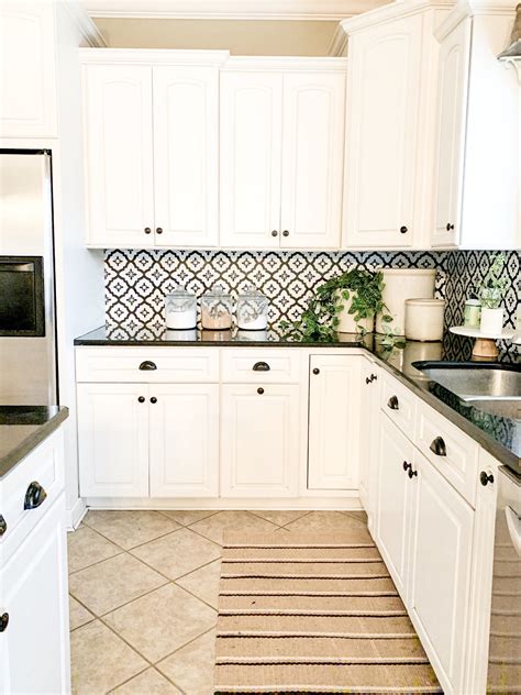 Easy Kitchen Backsplash Makeover – Things In The Kitchen