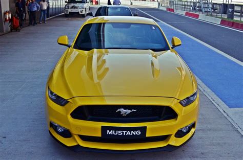 ford-mustang-india-test-drive-review-track-day-images (4) - CarBlogIndia