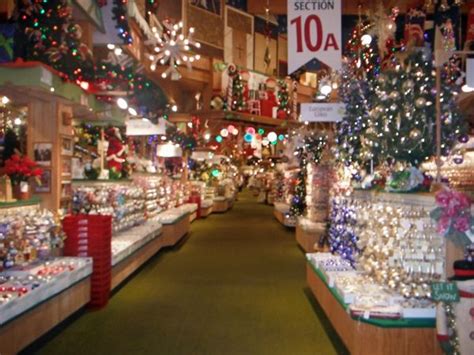 Bronner's Christmas Wonderland in Frankenmuth, Michigan | Christmas ...