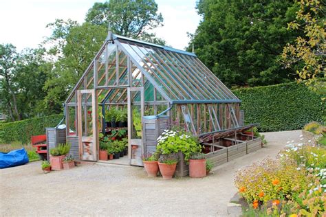 Good, better, best: Portable greenhouses for your garden | HappySprout