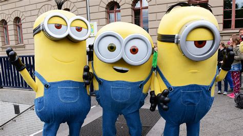 How to make a Despicable Me minion costume that’ll win Halloween – SheKnows