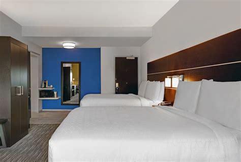 Holiday Inn Express & Suites Milwaukee - Brookfield, an IHG Hotel ...