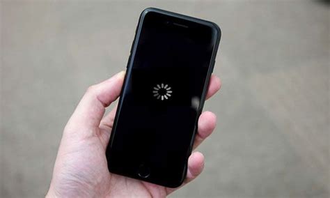 Solution pour l'iPhone est coincé sur la roue qui tourne