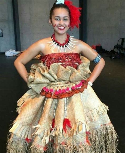 Samoan traditioal/cermonial dress | Polynesian dress, Hawaiian outfit ...