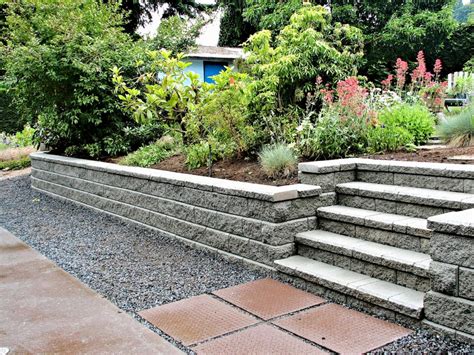 Planning and Building a Concrete Block Retaining Wall | HGTV