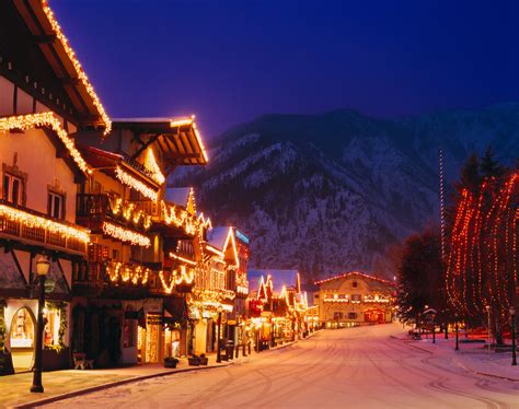 15 American Towns That Host the Best Christmas Celebrations Photos ...