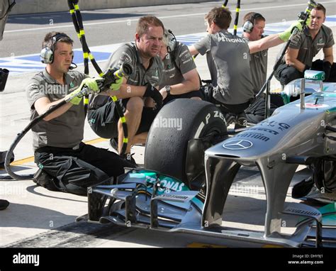 F1 pit crew hi-res stock photography and images - Alamy