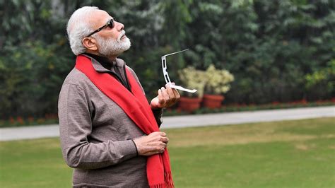 Modi tries to see the solar eclipse, becomes a meme — and Twitter is ...