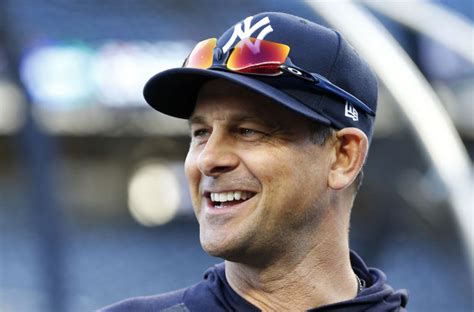 Yankees: Aaron Boone proves he's the king of Christmas with gifts to ...