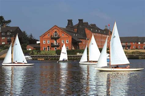 Guide to Oulton Broad - the gateway to the Broads