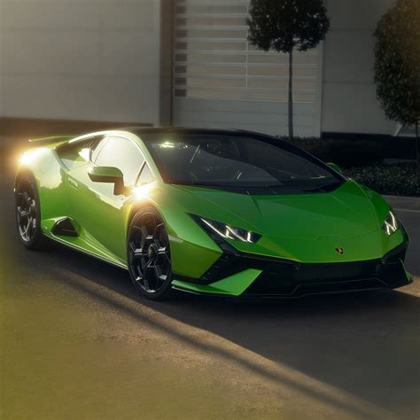 New 2022 Lamborghini Huracan Tecnica Closes The Gap Between EVO And STO ...