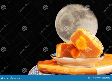 White Lotus Seed Paste Moon Cake with Egg Yolk Stock Image - Image of ...